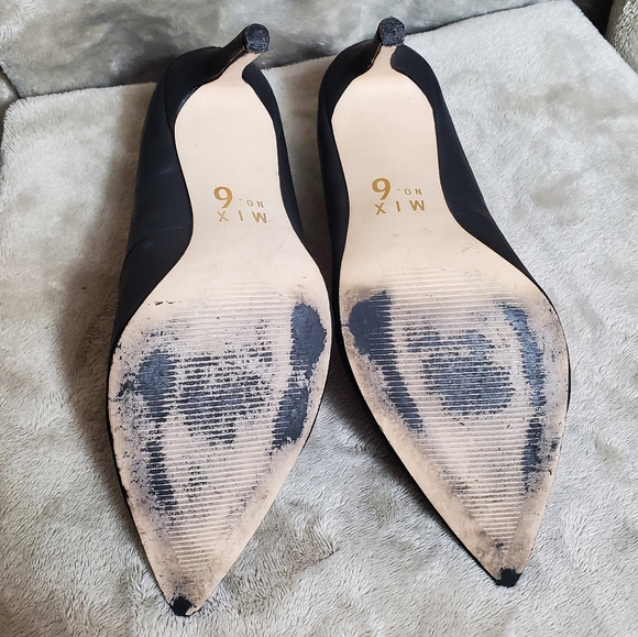 Black Mix No. 6 Pumps - Picture 6 of 8